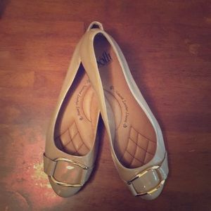 Patent leather flats